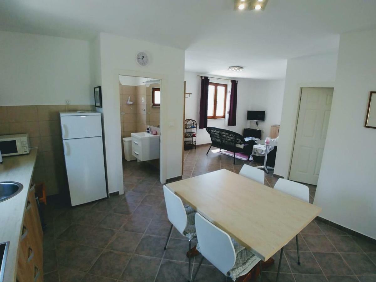 Abba Apartment Святой Ловреч Пазенатички Экстерьер фото